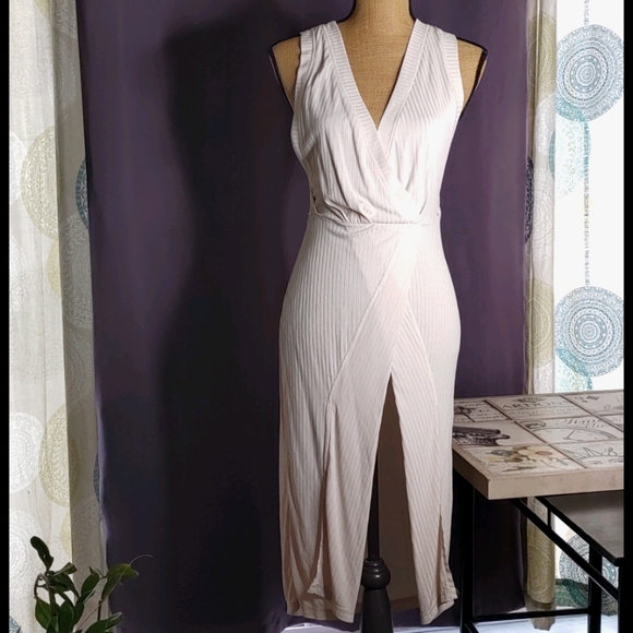 Free People Dresses & Skirts - Free People Beautiful Wrap Sleeveless Dress